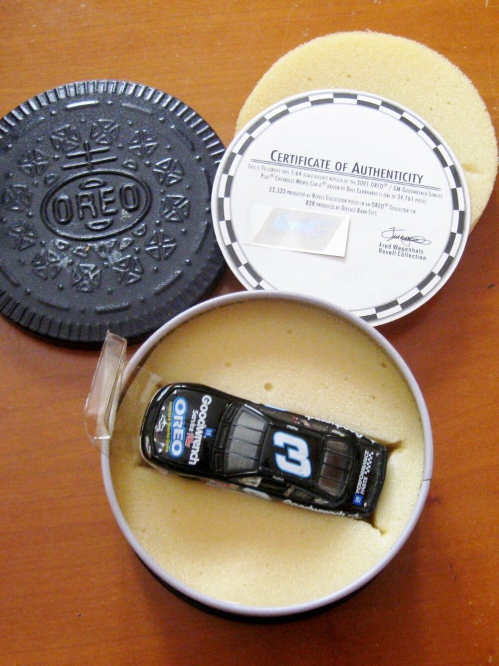 Vintage Dale Earnhardt #3 2001 Die-cast Car w Oreo Cookie Container Certificate